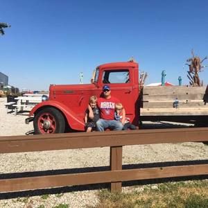 Meet your Posher, Adam